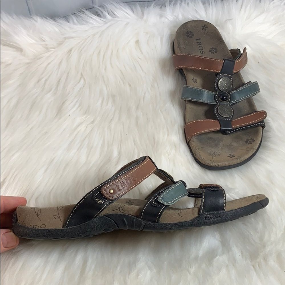 Taos Prize 4 Brown And Grey Strappy Slides Size 7